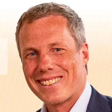 Ian Warren